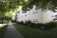 4633 W Madison St in Skokie, IL - Foto de edificio - Building Photo