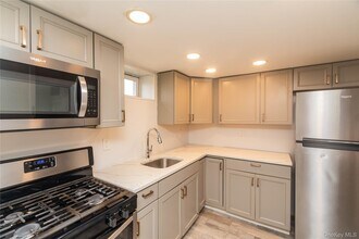 1258 North Ave in Beacon, NY - Building Photo - Building Photo