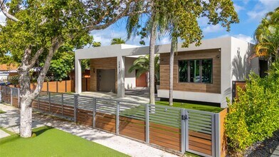 12911 Oleander Rd in North Miami, FL - Building Photo - Building Photo