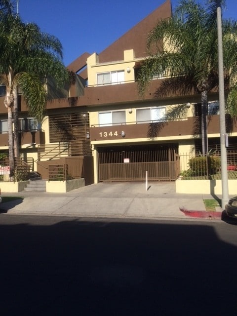 1344 Serrano N Ave, Unit 212