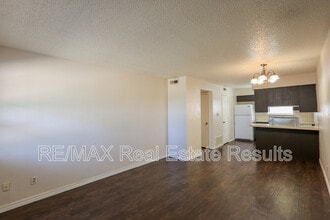 1820 W Twin Springs St in Siloam Springs, AR - Building Photo - Building Photo