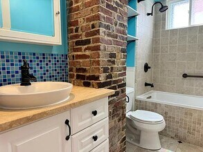 22 Pembroke St, Unit 22 Pembroke St Unit 1 in Chelsea, MA - Foto de edificio - Building Photo