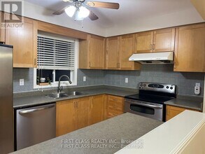 157 Selkirk Dr in Richmond Hill, ON - Building Photo - Building Photo