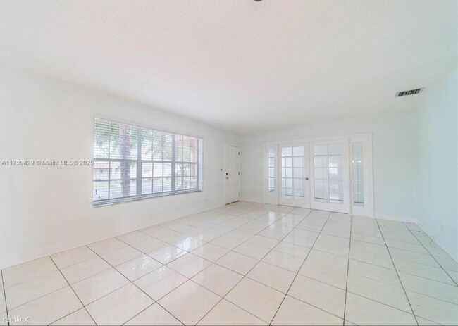 2310 SW 79th Ct in Miami, FL - Building Photo - Building Photo