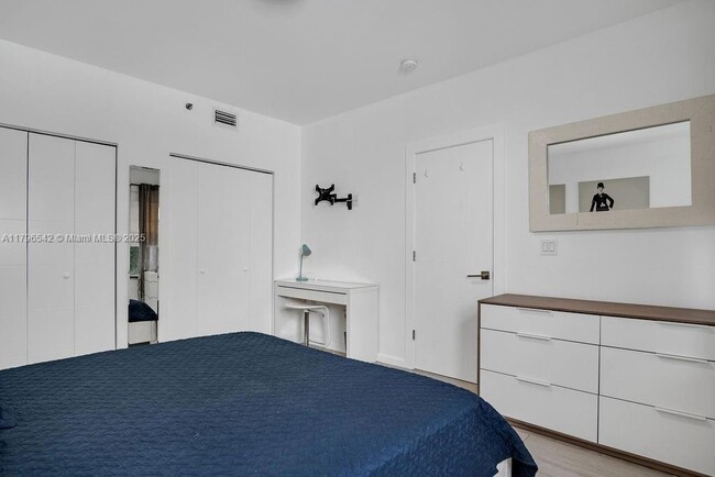 747 Michigan Ave, Unit 202 in Miami Beach, FL - Building Photo - Building Photo