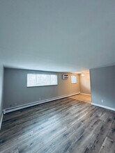 320 Hanna Ave, Unit B7 in Loveland, OH - Foto de edificio - Building Photo
