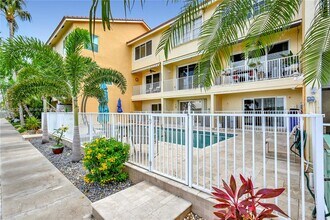 4234 N Ocean Dr in Hollywood, FL - Building Photo - Building Photo