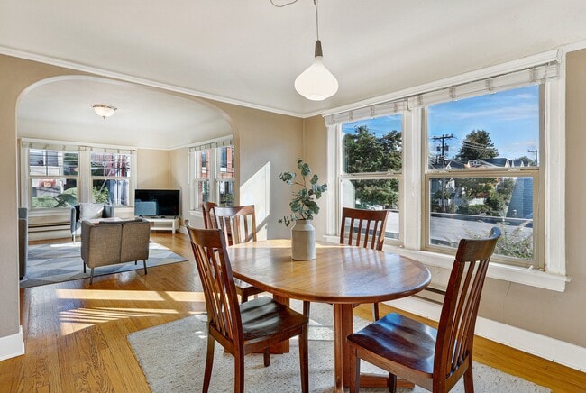 311 12th Ave E, Unit D