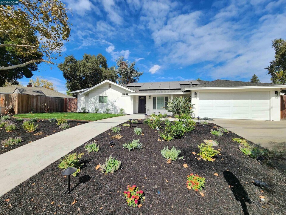 1878 Elinora Dr in Pleasant Hill, CA - Building Photo