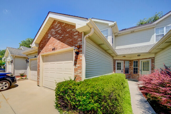 property at 48 S Golfview Ct