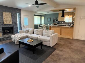 1900 Dauphine Cove in Austin, TX - Building Photo - Building Photo