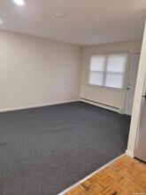 1 Hemlock Dr-Unit -162 in Bay Shore, NY - Building Photo - Building Photo