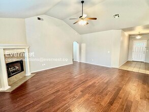 8916 N 155th E Ave in Owasso, OK - Foto de edificio - Building Photo