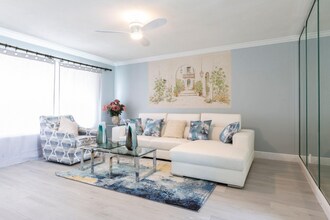 343 Balsam St in Palm Beach Gardens, FL - Building Photo - Building Photo