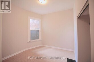 301 Crawford St in Toronto, ON - Building Photo - Building Photo