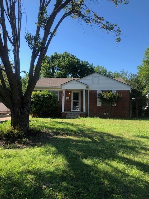 203 W Marshall Dr in Midwest City, OK - Building Photo - Building Photo