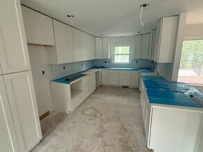 1208 Lorimer Rd in Raleigh, NC - Foto de edificio - Building Photo