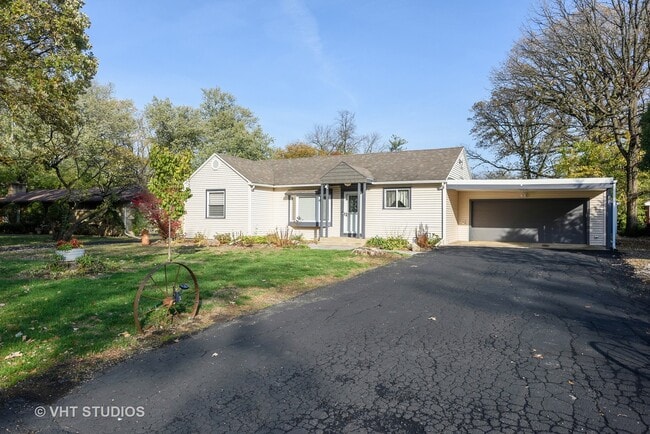 property at 4N225 Briar Ln