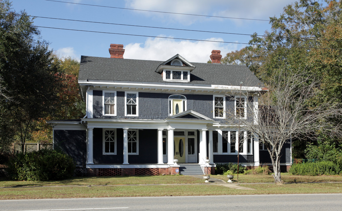 501 2nd St in Bay Minette, AL - Building Photo