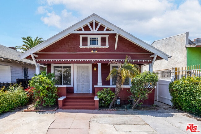 property at 1418 W Jefferson Blvd