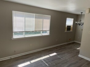 113 Ridgeway Dr, Unit H in Metairie, LA - Building Photo - Building Photo