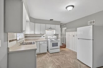 12070 Garden Ln in St. Louis, MO - Building Photo - Building Photo