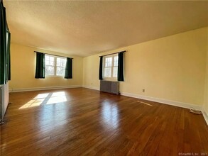 295 Mulberry Rd in Mansfield, CT - Building Photo - Building Photo