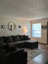 2585-2587 Four Seasons Dr, Unit 2585 in Columbus, OH - Foto de edificio - Building Photo