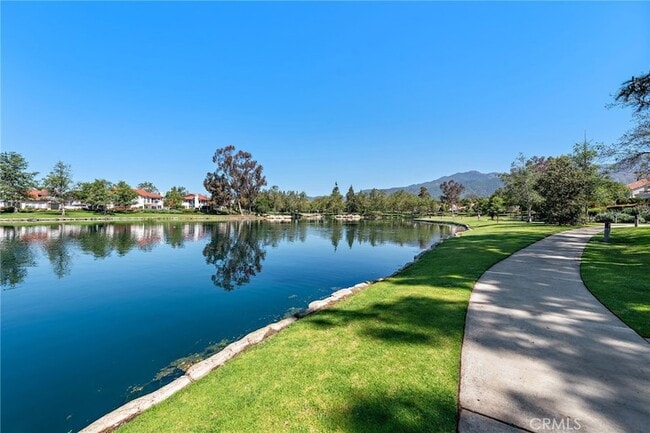 property at 1 Brisa Del Lago
