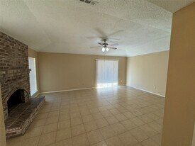 7430 Lobera Dr in Houston, TX - Building Photo