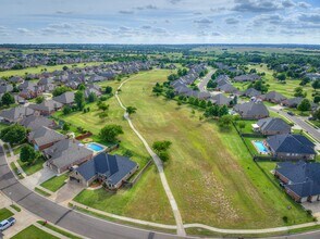 11317 Fiddlesticks Ln in Yukon, OK - Building Photo - Building Photo