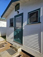 5075 Niagara Ave, Unit Unit 17 in San Diego, CA - Building Photo - Building Photo