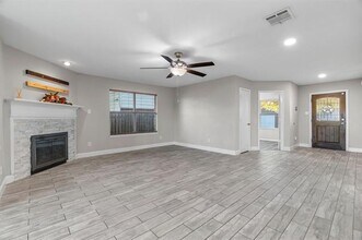 9952 Sparrow Hawk Ln in Fort Worth, TX - Building Photo - Building Photo