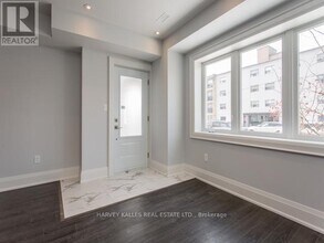 987 Avenue Rd in Toronto, ON - Building Photo - Building Photo