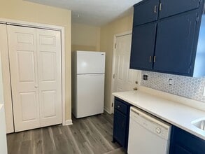 4912 Valley Dale Ct in Lilburn, GA - Building Photo - Building Photo