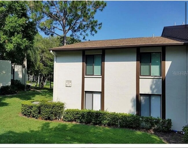 property at 1724 Pine Ridge Way W