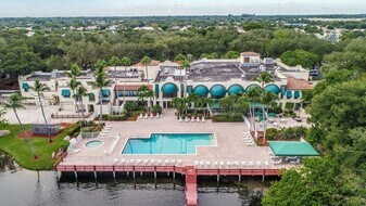 9460 Tangerine Pl in Davie, FL - Building Photo