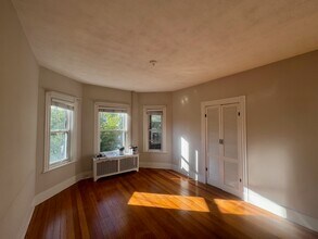 25 Josephine Ave, Unit 2 in Somerville, MA - Building Photo - Building Photo