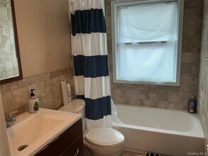 12 E John St in Hicksville, NY - Building Photo - Building Photo