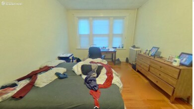 24 Euston St, Unit 18-2 in Brookline, MA - Foto de edificio - Building Photo