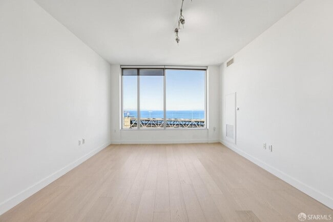 338 Spear St in San Francisco, CA - Foto de edificio - Building Photo