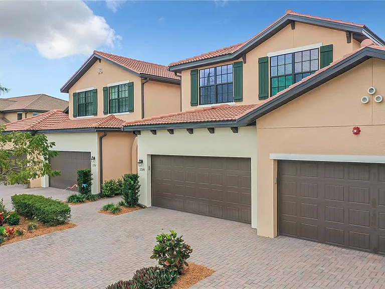 23349 Awabuki Dr in Venice, FL - Building Photo