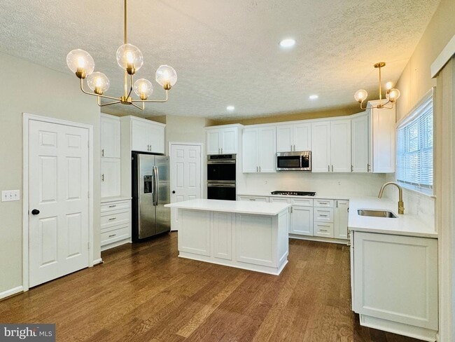 property at 52 Lightfoot Dr