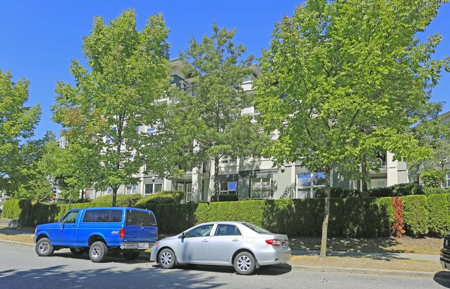 Collingwood Co-op in Vancouver, BC - Building Photo - Building Photo