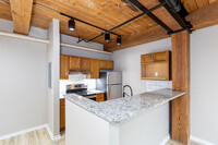 Mill at Still River in Winsted, CT - Foto de edificio - Interior Photo