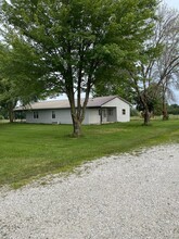 2908 County Road 2610 in Moberly, MO - Foto de edificio - Building Photo