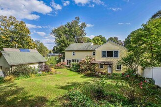 30 Violet Pl in Rhinebeck, NY - Building Photo - Building Photo