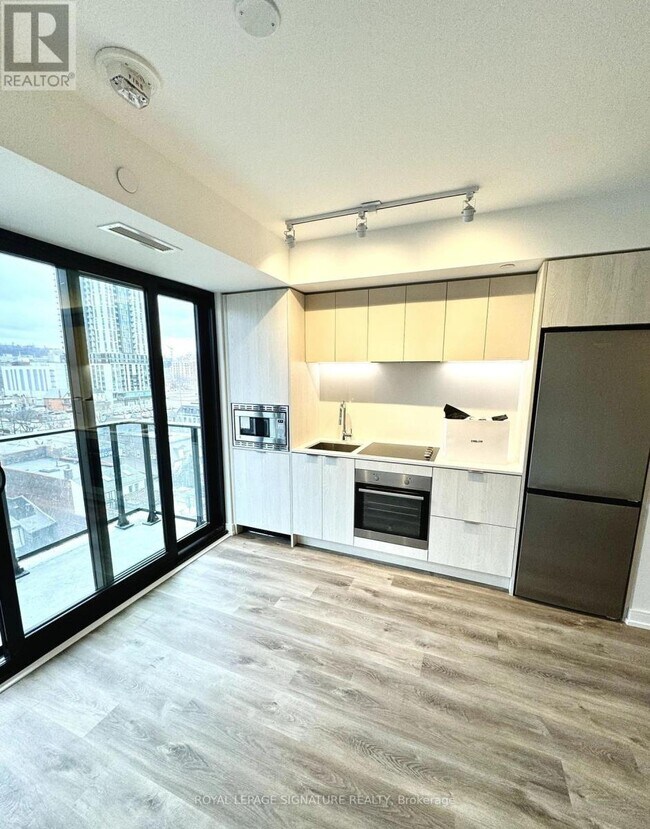 1 Jarvis St in Hamilton, ON - Building Photo - Building Photo