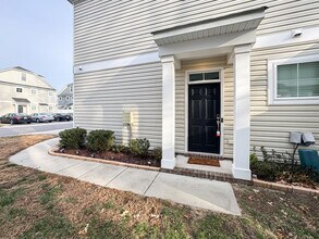 648 Revival Ln in Virginia Beach, VA - Building Photo - Building Photo