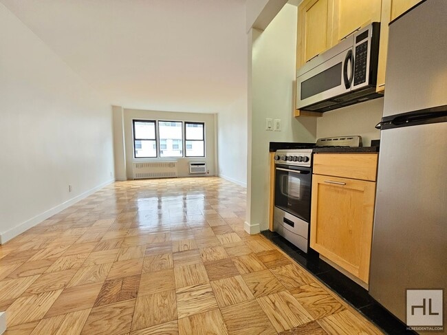 property at 236 E 36th St